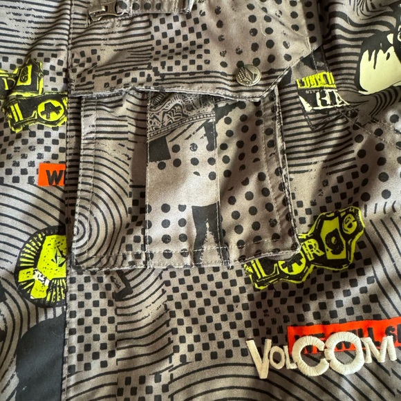 XL Volcom Youth hooded insulated warm ski jacket with embroidered logo.Size XL - Picture 9 of 16